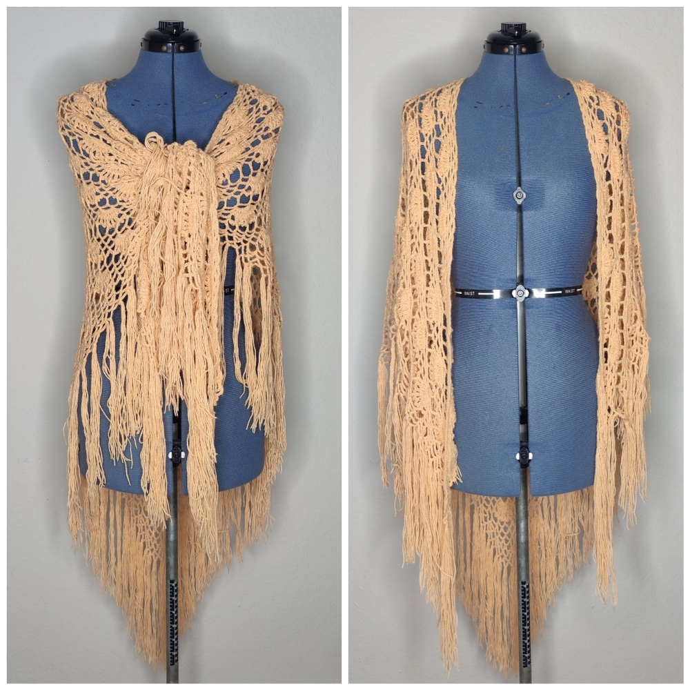 T/A EXCLUSIVE Vintage Sparkling Pastel Peach Handmade Crochet Shawl Wrap